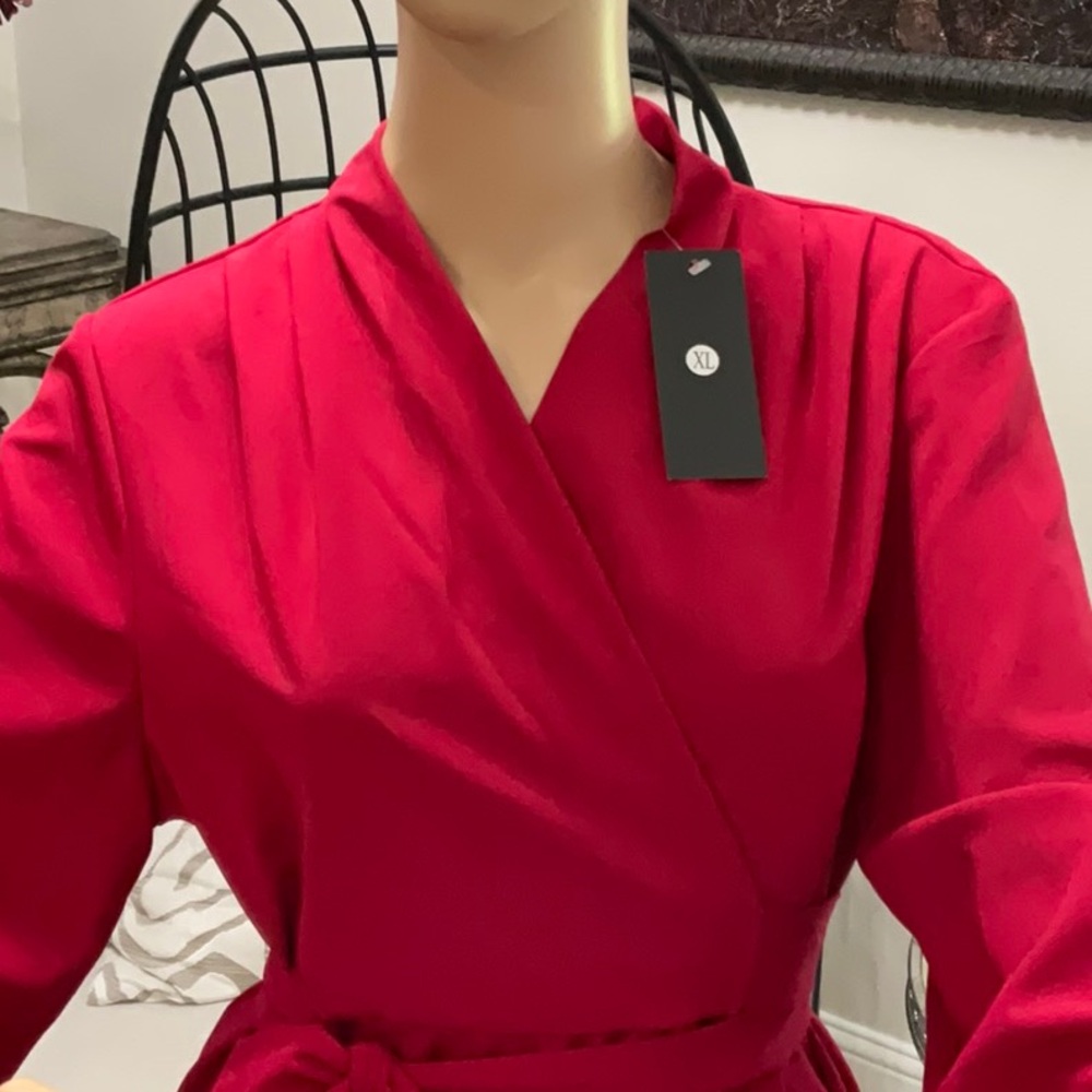 Red Wrap Tunic size XL. NWT - Picture 4 of 9